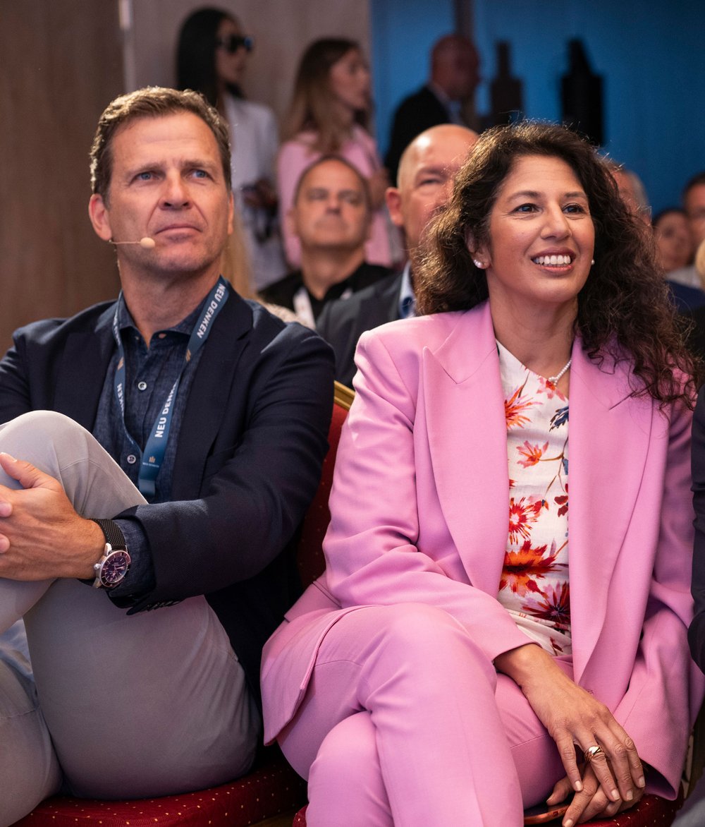 Oliver Bierhoff und Deepa Gautam-Nigge