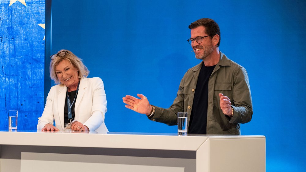 Zu dem Thema ‚Folgen der US-Wahlen für transatlantische Beziehungen‘ sprechen auch Karl-Theodor zu Guttenberg, Autor und Bundesminister a.D., sowie Pippa Malmgren. Die Table-Diskussion wird von Sabine Christiansen moderiert.