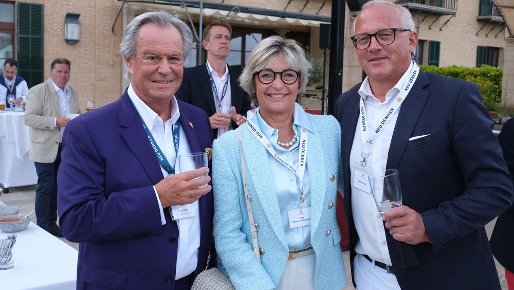 Willi Plattes mit Jutta Schäfer-Hillenberg und Uwe Herzog